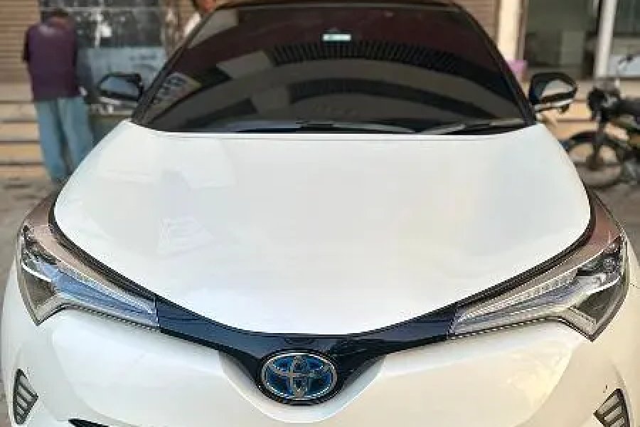 TOYOTA CH-R G-LED 2015