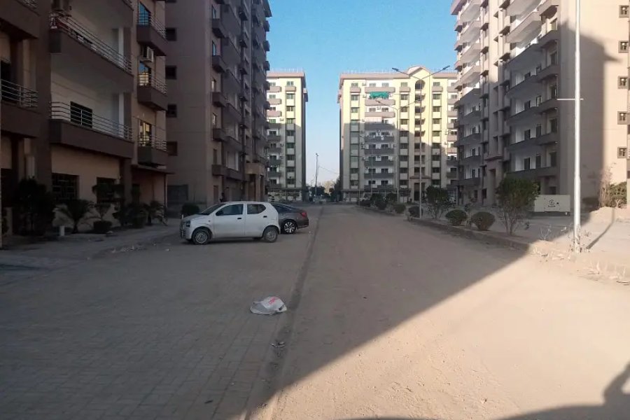 عسکری 11 لاہور میں نئے ڈیزائن کا فلیٹ برائے فروخت۔