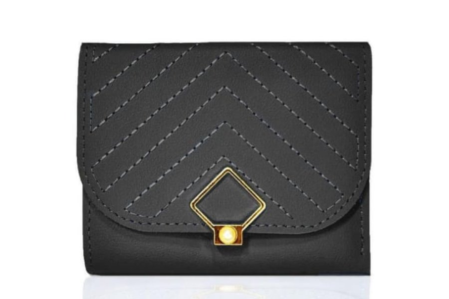 خواتین کا چمڑے کا پرس