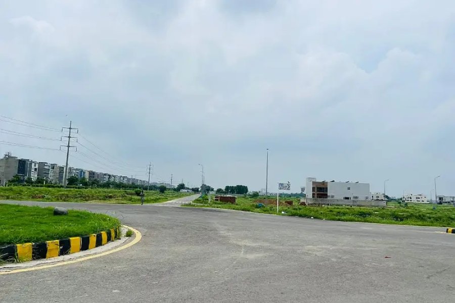 Cheapest 8 Marla Commercial Plot on MB Phase-6