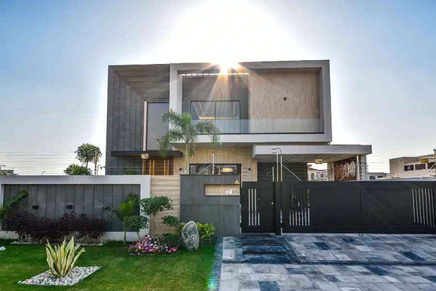 ڈی ایچ اے فیز 1 میں ٹاسک EST آفر 1 کنال ڈیزائنر ہاؤس انتہائی صاف ستھرا گرم مقام انتہائی مناسب قیمت