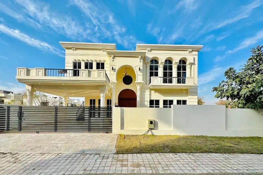 سی ڈی اے سیکٹر ایف-10/1، ناظم الدین روڈ میں کشادہ ڈبل منزلہ مکان برائے فروخت۔