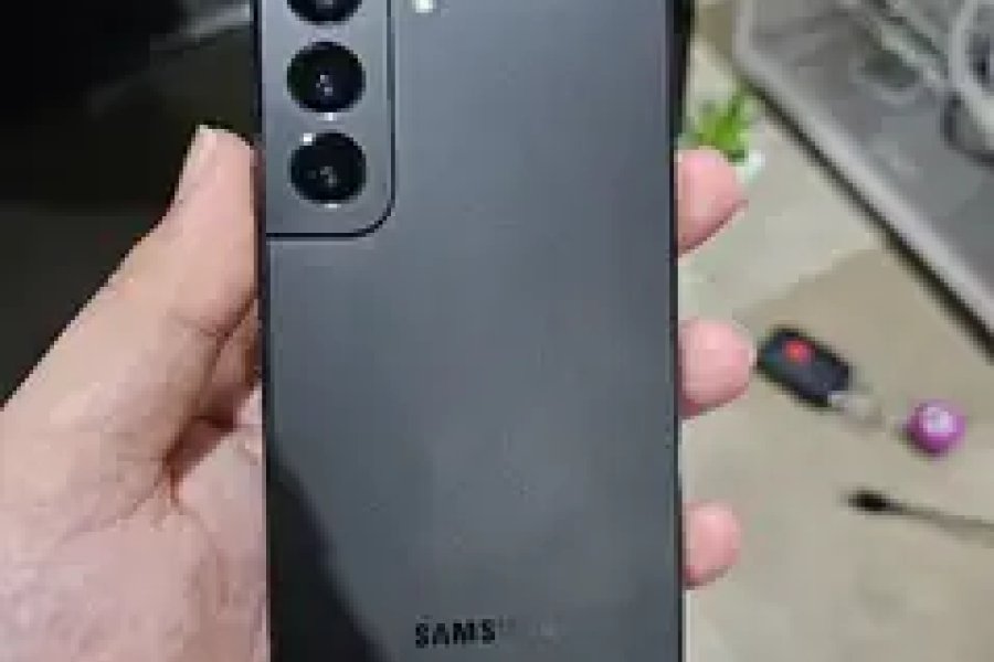 Samsung Galaxy S22 Plus Apple