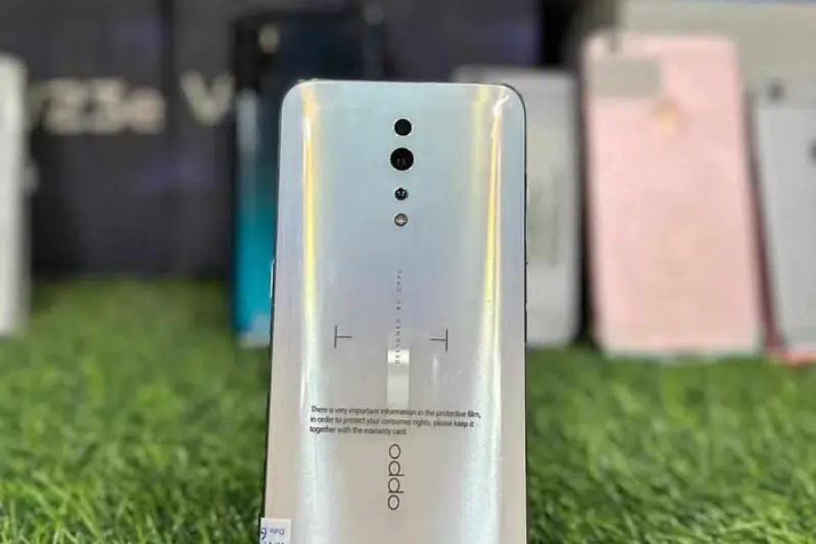 Oppo Reno Z 8/128 DUAL SIM PTA کی منظوری دی گئی۔