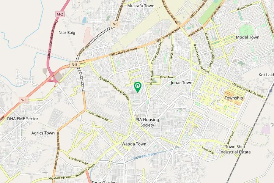 آر بلاک جوہر ٹاؤن میں مین روڈ پر 15 مرلہ رہائشی پلاٹ