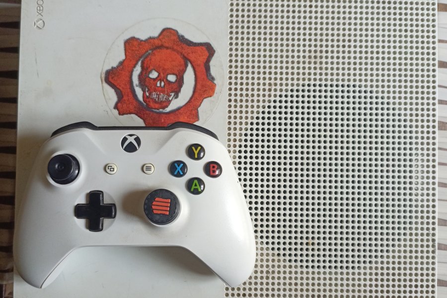 Xbox One S 1TB: عمیق گیمنگ اور تفریحی مرکز