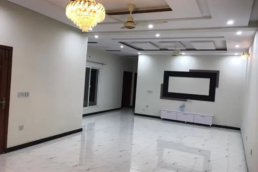 IDEALLY LOCATED HOUSE FOR SALE