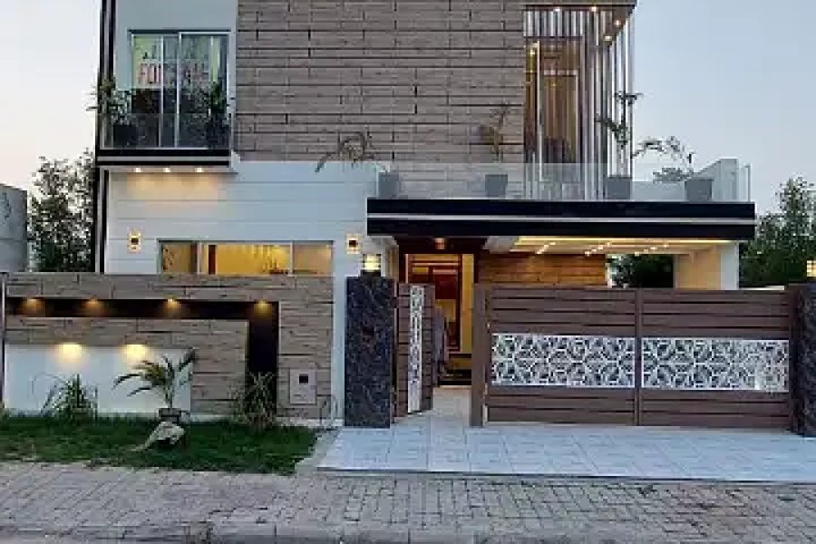 11 Marla Corner House For Sale At Very ideal Location In Bahria Town Lahore