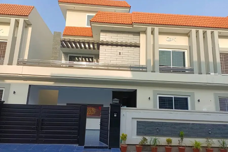 11 مرلہ مکان برائے فروخت کینٹ ہاؤسنگ سوسائٹی چناب رینجر روڈ سیالکوٹ