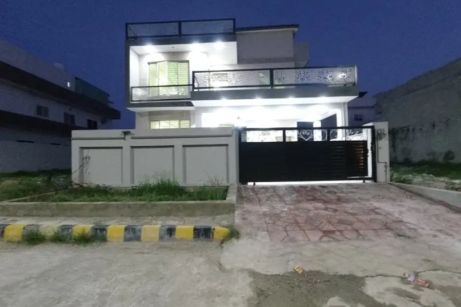 فضائیہ ہاؤسنگ سکیم اسلام آباد میں 10 مرلہ بالکل نیا ٹپل یونٹ مکان برائے فروخت۔