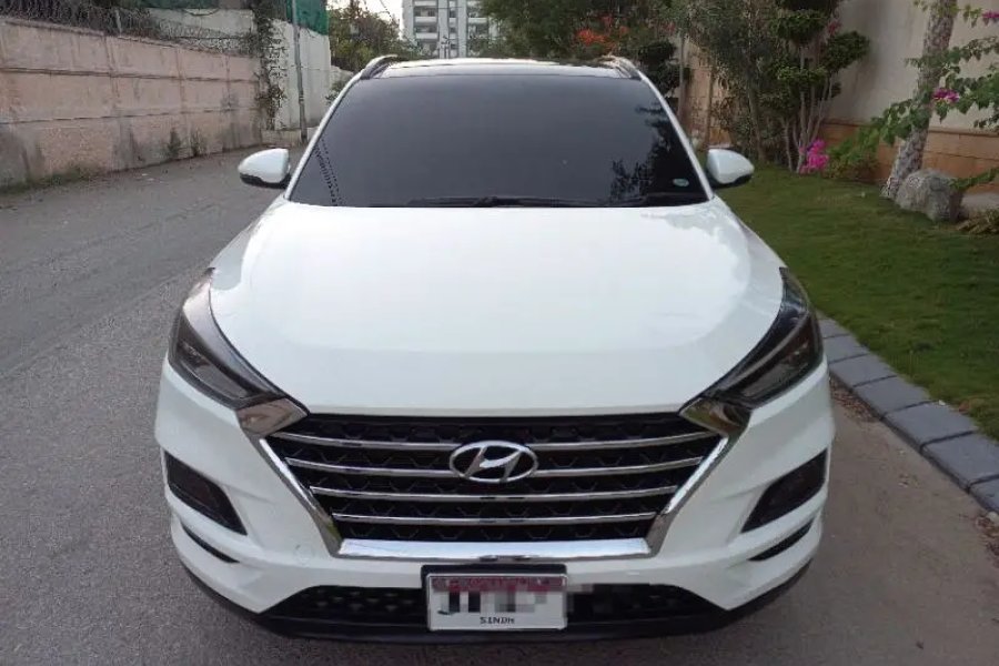 Hyundai Tucson awd 2021 top of the line full option