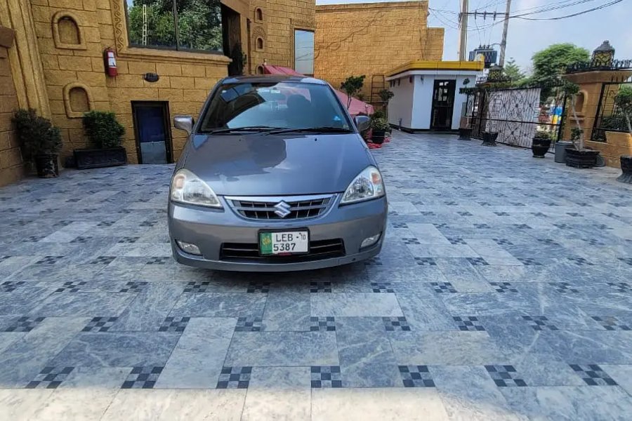 Suzuki Liana 2010
