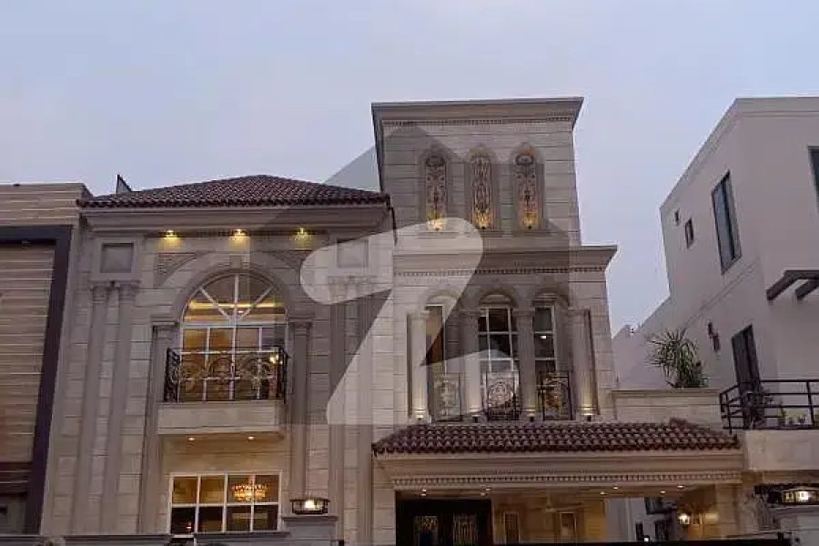 اے آر زیڈ پراپرٹیز عمر بلاک سیکٹر میں 8 مرلہ رہائشی مکانات برائے فروخت