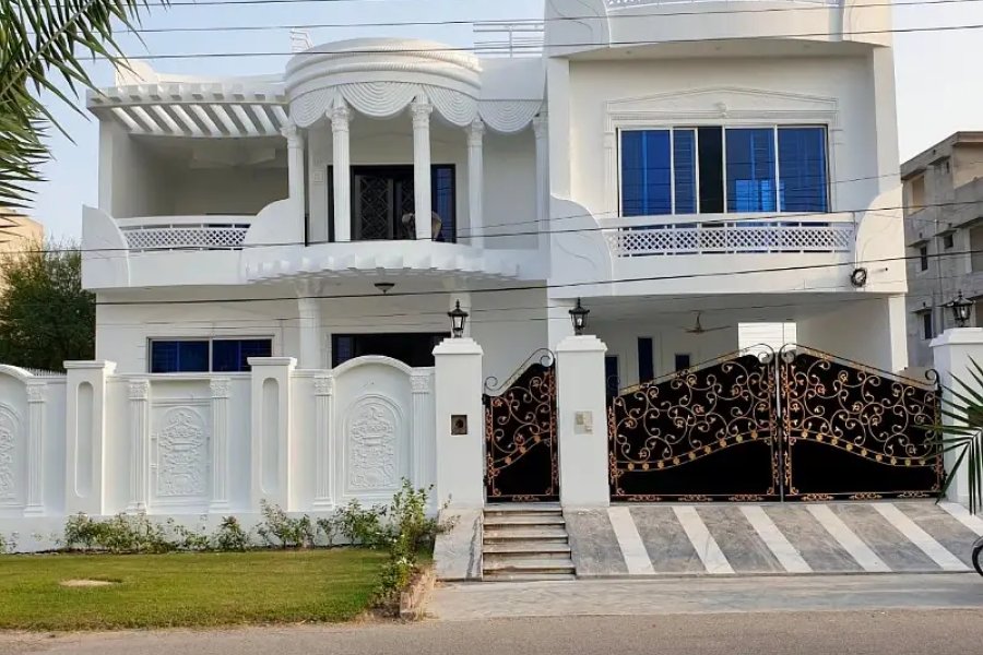 1 کنال کلاسک مکان برائے فروخت