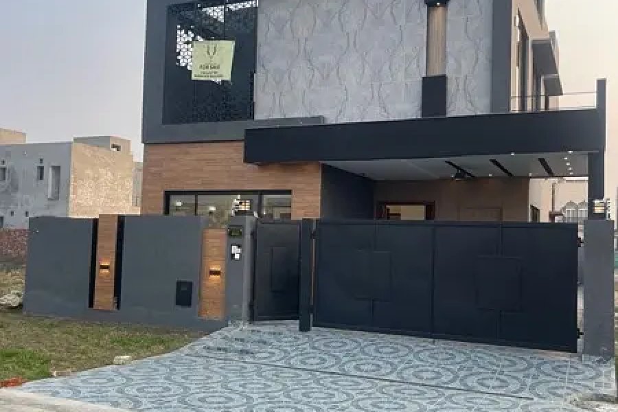 10 مرلہ بالکل نیا گھر