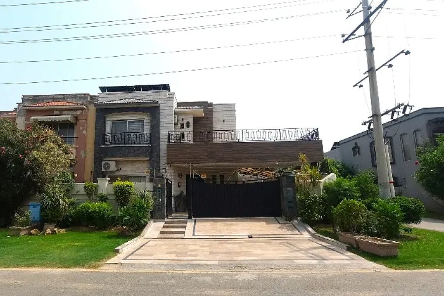 امپیریل گارڈن ہومز میں 13 مرلہ کشادہ مکان برائے فروخت
