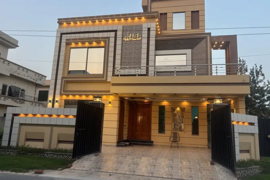 واپڈا ٹاؤن کارنر 10.4 مرلہ جدید طرز کا نیا مکان فروخت کے لیے دستیاب ہے