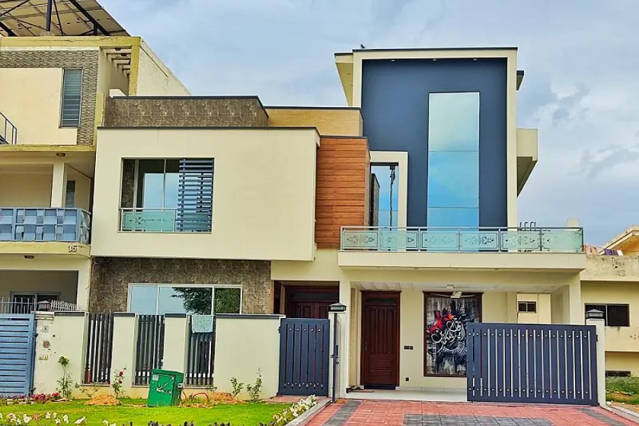 G-13 اسلام آباد میں بالکل نیا 40X80 ڈبل روڈ جدید لگژری مکان برائے فروخت کے مالک کے ساتھ براہ راست ڈیل