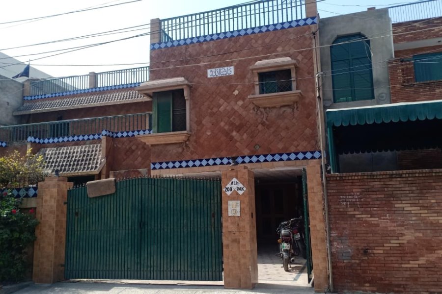 1 Kanal double story hose for urgent rent