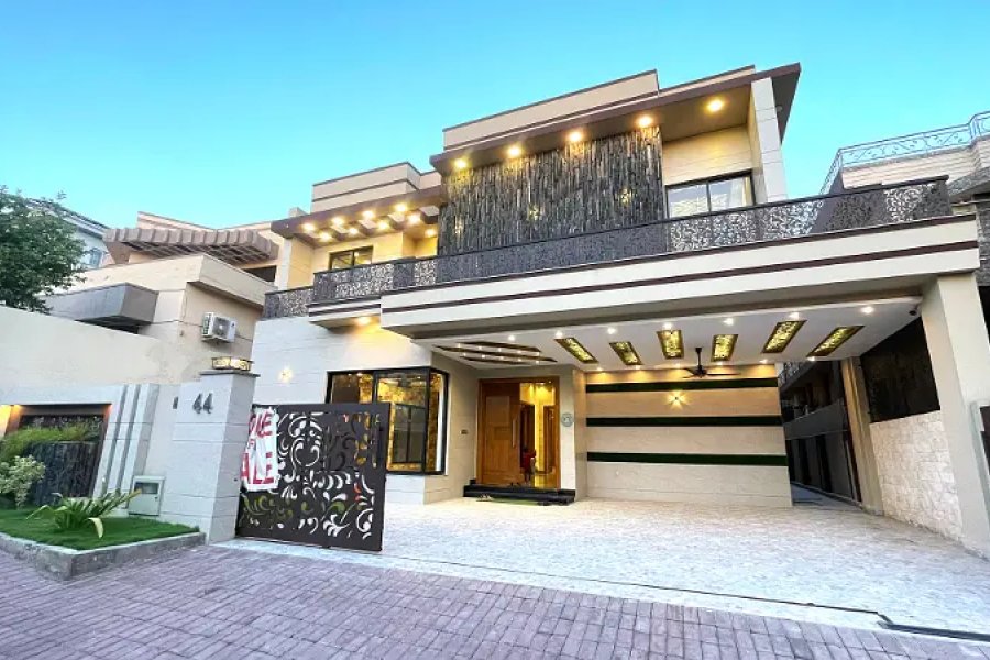 1 Kanal Modern Design House Available For Sale On Prime Location Of Bahria Town