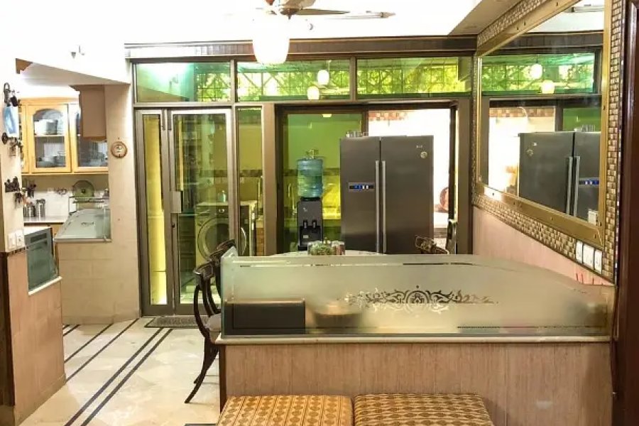 10 مرلہ کارنر ڈبل سٹوری مکان برائے فروخت میں نزد غازی چاکلیج روڈ 5 بیڈروم اٹیچ واش روم کے ساتھ