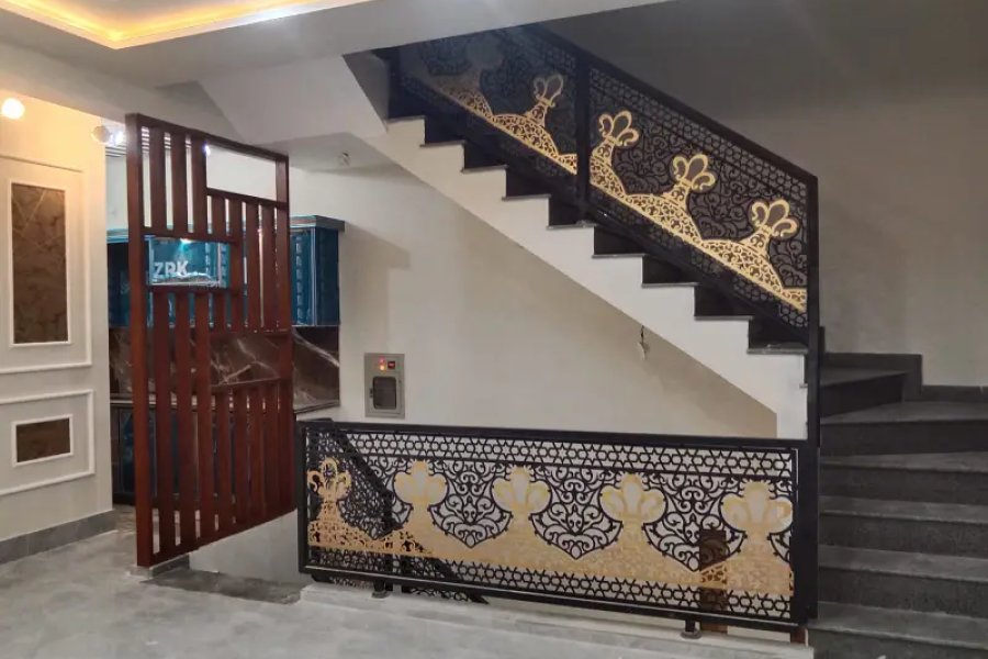 مکان فروخت کے لیے دستیاب ہے۔