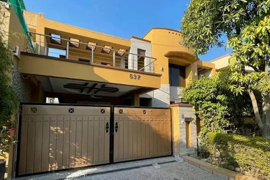 1 کنال کا سستا مکان فروخت کے لیے دستیاب ہے۔