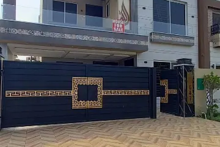 10 Marla Brand New House For Sale In Bahria Orchard Central Block Lahore