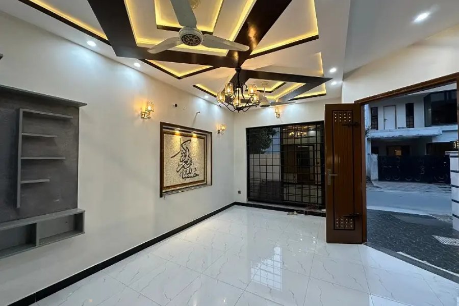 پارک ویو میں 3 سالہ اقساط کا جدید برانڈ نیا مکان برائے فروخت