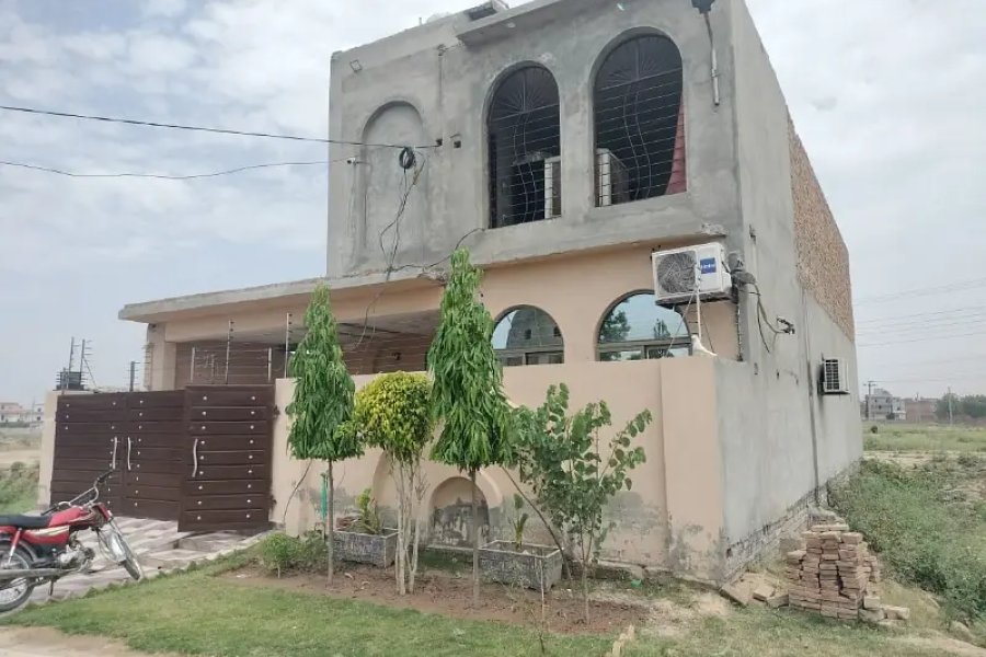 10 مرلہ مکان ایل ڈی اے ایونیو 1