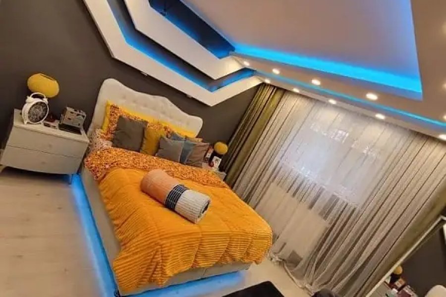 جوہر میں 240 گز ویسٹ کھلا مکان برائے فروخت