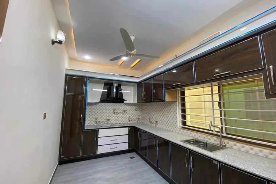 F-17 ملٹی 35*70 بالکل نیا فل ہاؤس کرایہ پر