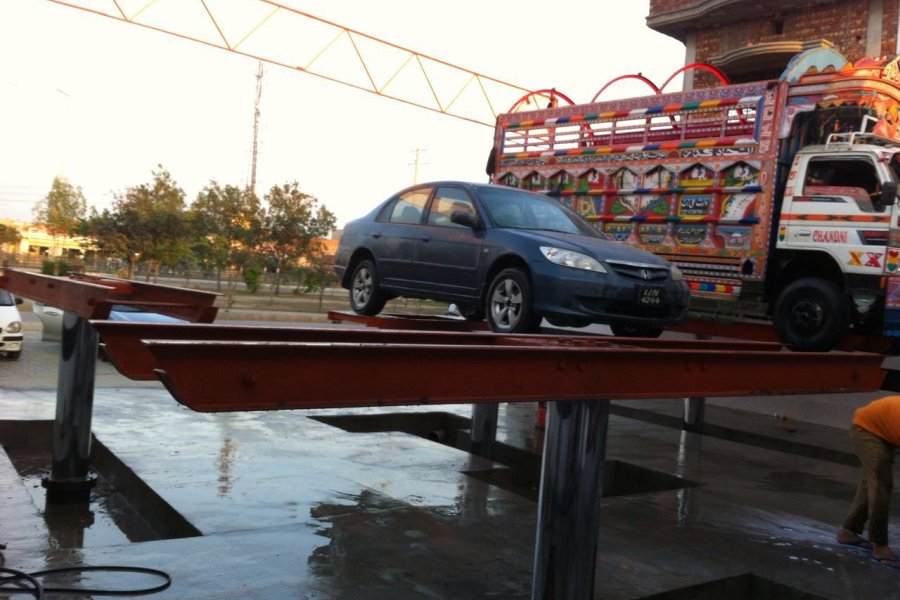 کار واش سروس لفٹ (نئی / پرانی)