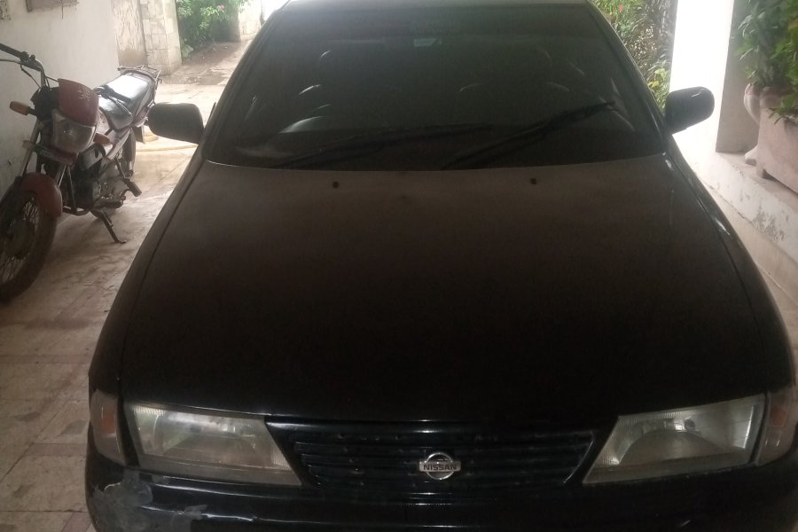 نسان سنی 1998 شروع کریں اور ڈرائیو کریں۔