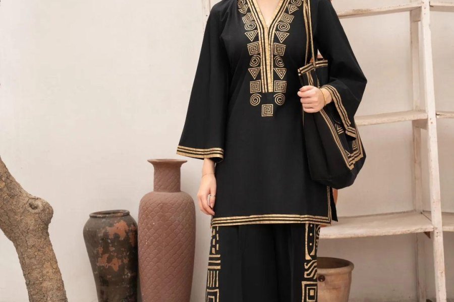 خواتین سلے ہوئے کتان کا سوٹ