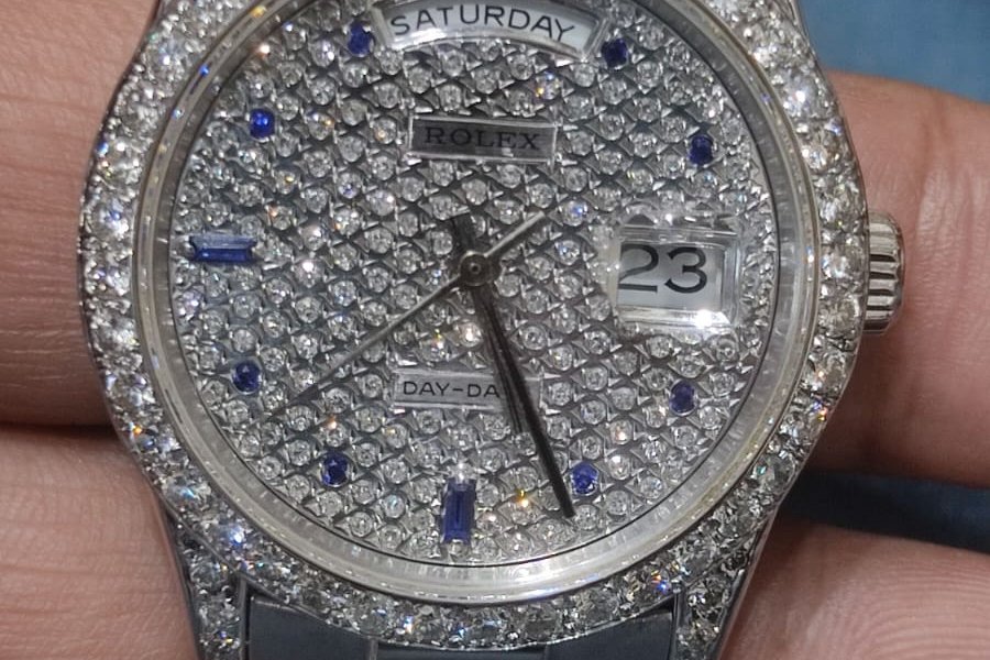 Rolex Rado Omega Cartier Patekphillip بہترین قیمت میں اپنی گھڑی فروخت کریں۔