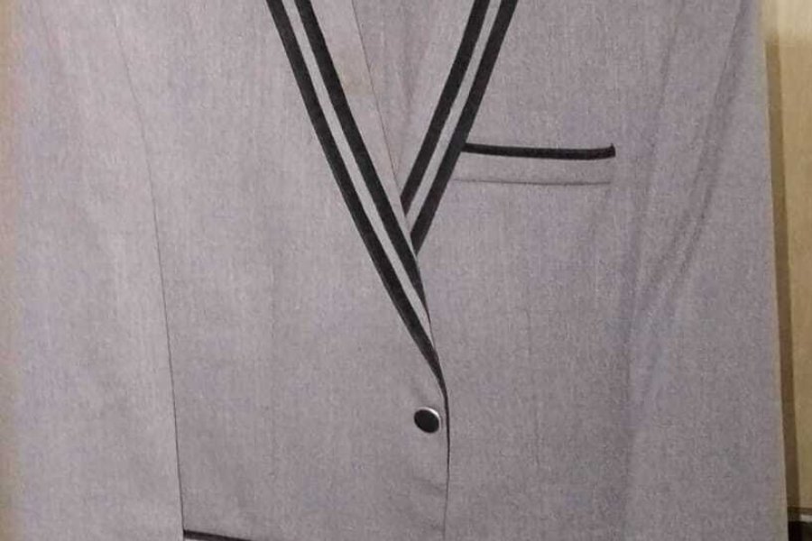 مرد 2 پیس سوٹ (کوٹ + پینٹ) اچھی حالت میں