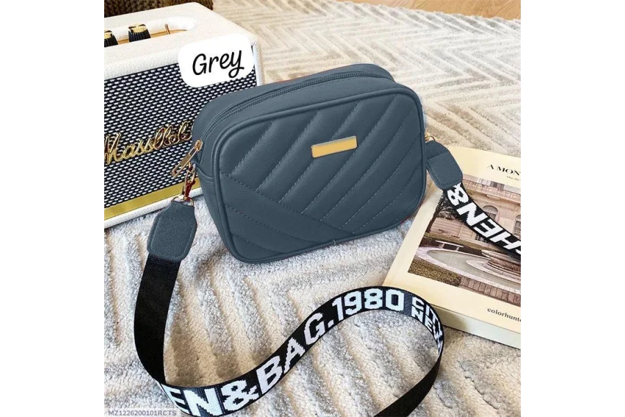 Girl&#39;s Crossbody Bag