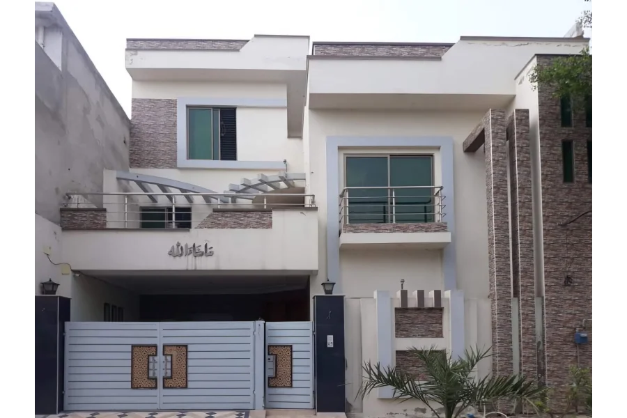 House for Sale: Spacious and Modernly Equipped