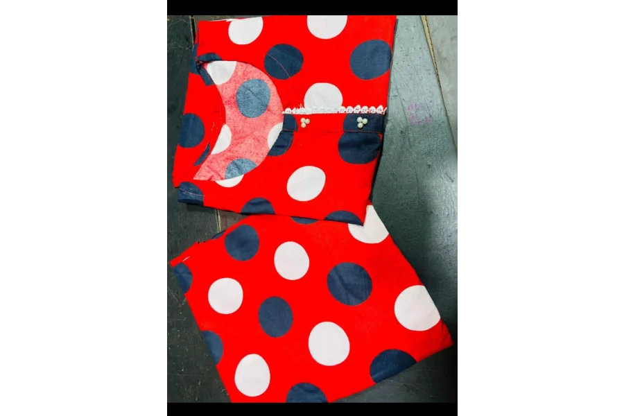 2 پیس آرما کرسٹل کاٹن سوٹ (نقطوں کے ساتھ سرخ)