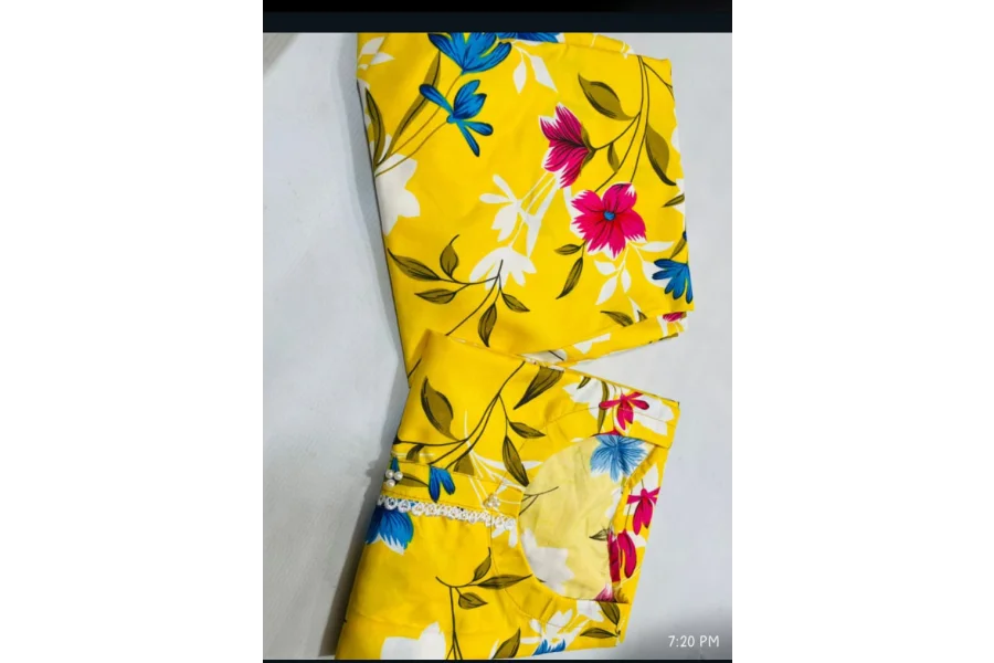 2 پیس مہک کرسٹل کاٹن سوٹ (پھول کے نمونوں کے ساتھ پیلا)