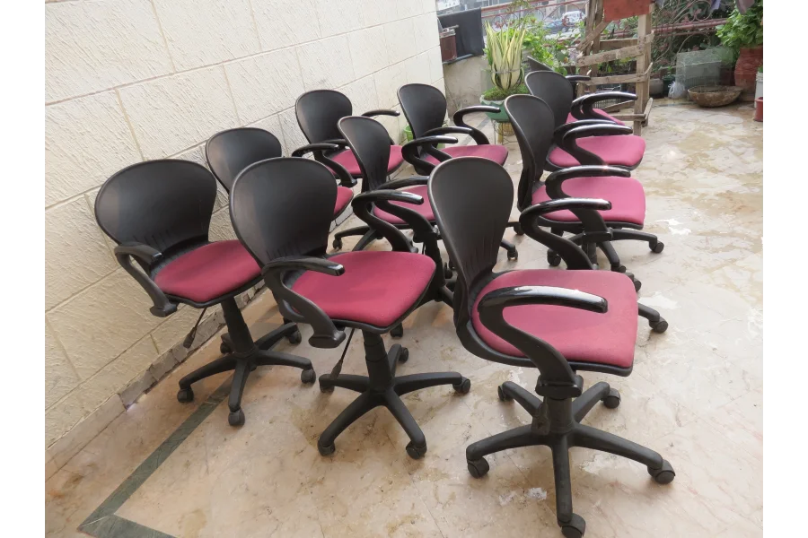 Used Office Computer Chairs in Good Condition - Available Now