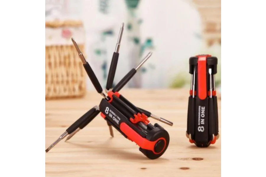 ٹیکمانستان 8 ان 1 سکریو ڈرایور کے ساتھ 6 لیڈ ٹارچ