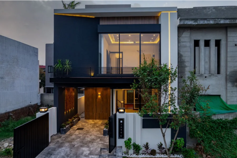 ڈی ایچ اے پرائم لوکیشن میں خوبصورت 5 مرلہ گھر