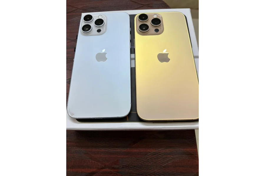 آئی فون 16 پرو میکس ماسٹر کاپی باکس پیک