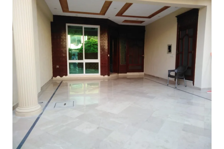 I-8 اسلام آباد میں ایک منزلہ مکان کرایہ پر دستیاب ہے۔