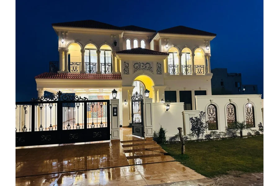 1 Kanal Luxurious Brand new Triple Story House for Sale in DHA Multan