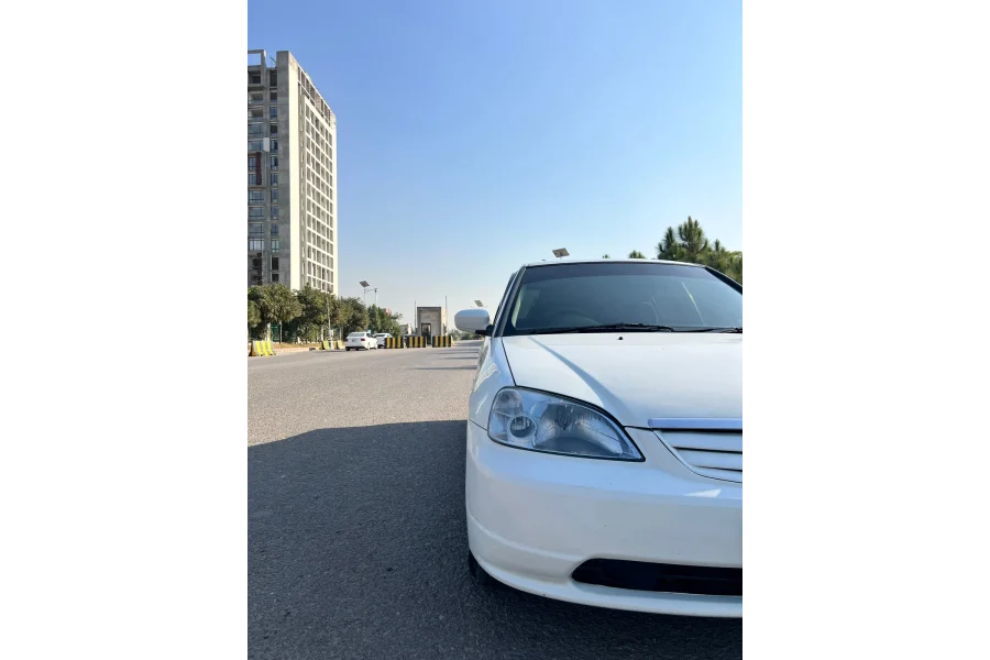 Honda Civic 2001 رجسٹرڈ LHR برائے فروخت