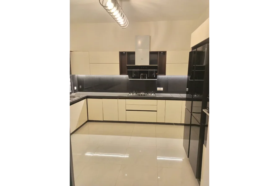 4 Bed luxurious House for sale