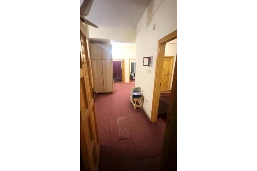 سیف ہائٹس غیر فرنشڈ 3 بیڈ روم والا فلیٹ (1125 مربع فٹ) چیک کریں